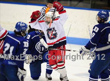 Thumbnail 1 in Darien vs. Glastonbury (CIAC Division I Quarterfinal) photogallery.