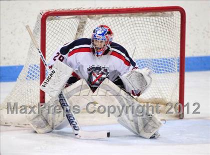 Thumbnail 3 in Darien vs. Glastonbury (CIAC Division I Quarterfinal) photogallery.