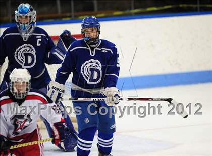 Thumbnail 1 in Darien vs. Glastonbury (CIAC Division I Quarterfinal) photogallery.