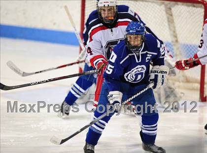 Thumbnail 3 in Darien vs. Glastonbury (CIAC Division I Quarterfinal) photogallery.
