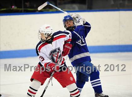 Thumbnail 1 in Darien vs. Glastonbury (CIAC Division I Quarterfinal) photogallery.