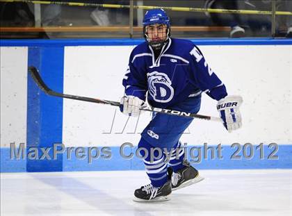 Thumbnail 2 in Darien vs. Glastonbury (CIAC Division I Quarterfinal) photogallery.