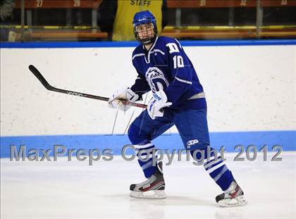 Thumbnail 1 in Darien vs. Glastonbury (CIAC Division I Quarterfinal) photogallery.