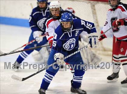 Thumbnail 1 in Darien vs. Glastonbury (CIAC Division I Quarterfinal) photogallery.