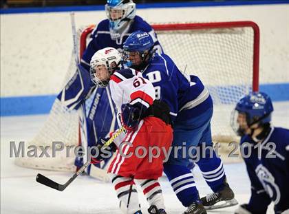 Thumbnail 2 in Darien vs. Glastonbury (CIAC Division I Quarterfinal) photogallery.