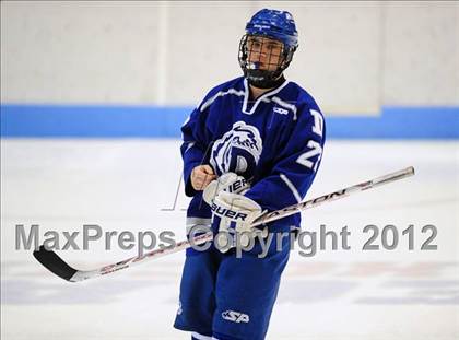 Thumbnail 2 in Darien vs. Glastonbury (CIAC Division I Quarterfinal) photogallery.