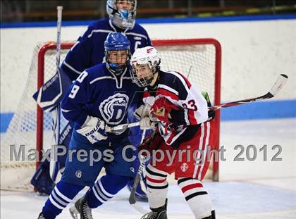 Thumbnail 1 in Darien vs. Glastonbury (CIAC Division I Quarterfinal) photogallery.