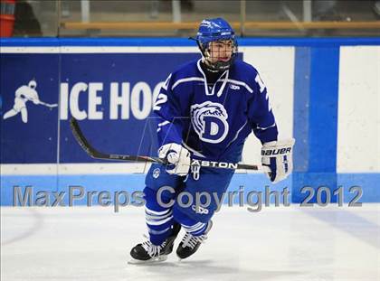 Thumbnail 1 in Darien vs. Glastonbury (CIAC Division I Quarterfinal) photogallery.