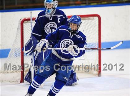 Thumbnail 2 in Darien vs. Glastonbury (CIAC Division I Quarterfinal) photogallery.