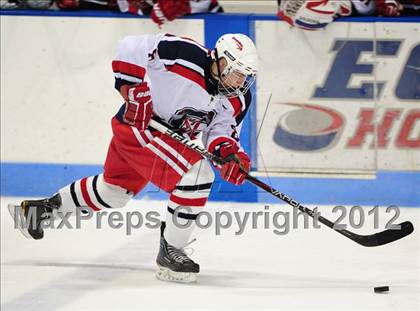 Thumbnail 3 in Darien vs. Glastonbury (CIAC Division I Quarterfinal) photogallery.