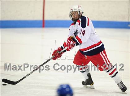 Thumbnail 3 in Darien vs. Glastonbury (CIAC Division I Quarterfinal) photogallery.