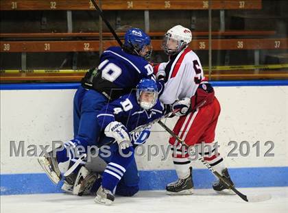 Thumbnail 3 in Darien vs. Glastonbury (CIAC Division I Quarterfinal) photogallery.