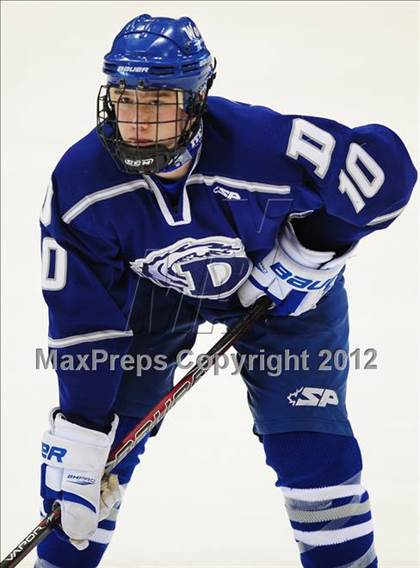 Thumbnail 3 in Darien vs. Glastonbury (CIAC Division I Quarterfinal) photogallery.