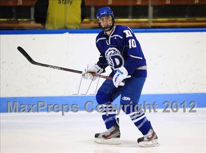 Thumbnail 3 in Darien vs. Glastonbury (CIAC Division I Quarterfinal) photogallery.
