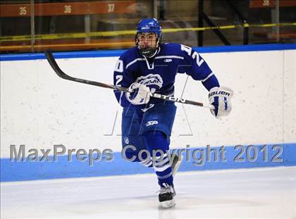 Thumbnail 2 in Darien vs. Glastonbury (CIAC Division I Quarterfinal) photogallery.