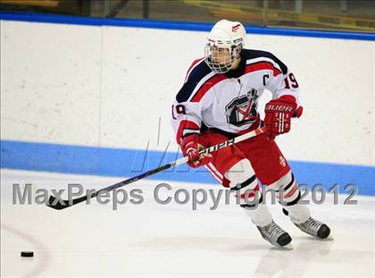 Thumbnail 1 in Darien vs. Glastonbury (CIAC Division I Quarterfinal) photogallery.