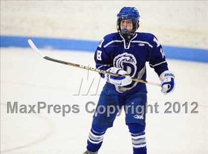 Thumbnail 2 in Darien vs. Glastonbury (CIAC Division I Quarterfinal) photogallery.