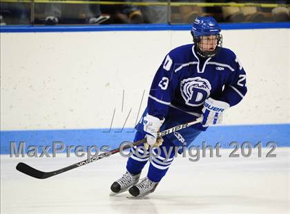 Thumbnail 1 in Darien vs. Glastonbury (CIAC Division I Quarterfinal) photogallery.