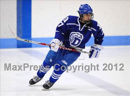 Thumbnail 1 in Darien vs. Glastonbury (CIAC Division I Quarterfinal) photogallery.