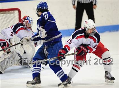 Thumbnail 3 in Darien vs. Glastonbury (CIAC Division I Quarterfinal) photogallery.