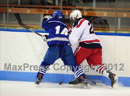 Thumbnail 1 in Darien vs. Glastonbury (CIAC Division I Quarterfinal) photogallery.