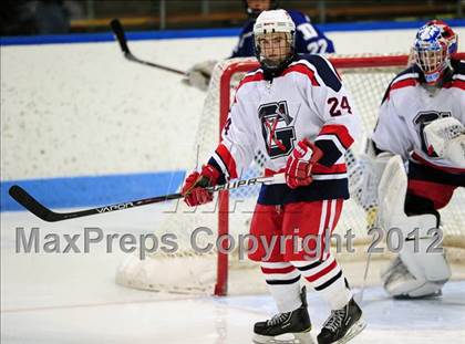 Thumbnail 1 in Darien vs. Glastonbury (CIAC Division I Quarterfinal) photogallery.