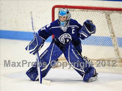 Thumbnail 2 in Darien vs. Glastonbury (CIAC Division I Quarterfinal) photogallery.