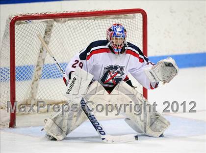 Thumbnail 3 in Darien vs. Glastonbury (CIAC Division I Quarterfinal) photogallery.