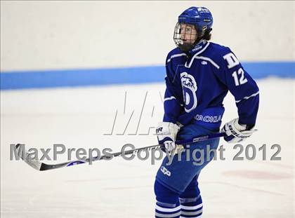 Thumbnail 1 in Darien vs. Glastonbury (CIAC Division I Quarterfinal) photogallery.