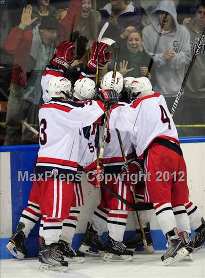 Thumbnail 2 in Darien vs. Glastonbury (CIAC Division I Quarterfinal) photogallery.