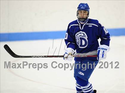 Thumbnail 1 in Darien vs. Glastonbury (CIAC Division I Quarterfinal) photogallery.