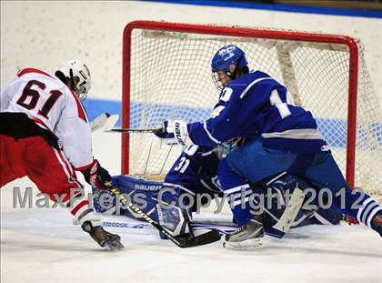 Thumbnail 3 in Darien vs. Glastonbury (CIAC Division I Quarterfinal) photogallery.