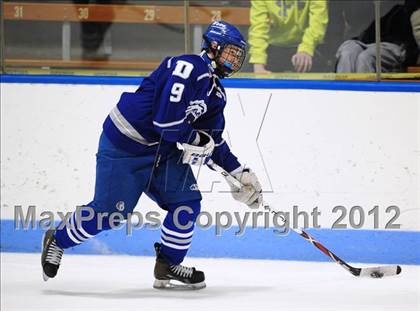 Thumbnail 3 in Darien vs. Glastonbury (CIAC Division I Quarterfinal) photogallery.