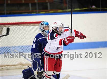 Thumbnail 3 in Darien vs. Glastonbury (CIAC Division I Quarterfinal) photogallery.