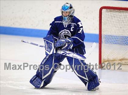 Thumbnail 2 in Darien vs. Glastonbury (CIAC Division I Quarterfinal) photogallery.