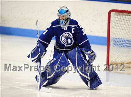 Thumbnail 1 in Darien vs. Glastonbury (CIAC Division I Quarterfinal) photogallery.