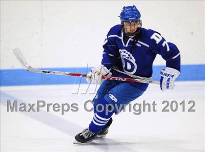 Thumbnail 2 in Darien vs. Glastonbury (CIAC Division I Quarterfinal) photogallery.