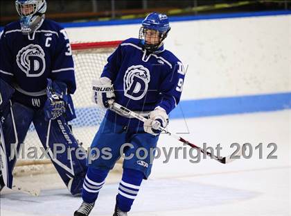 Thumbnail 1 in Darien vs. Glastonbury (CIAC Division I Quarterfinal) photogallery.