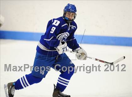 Thumbnail 1 in Darien vs. Glastonbury (CIAC Division I Quarterfinal) photogallery.