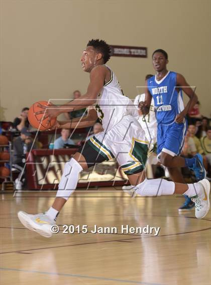 Thumbnail 2 in Damien vs. North Hollywood (MaxPreps Holiday Classic) photogallery.