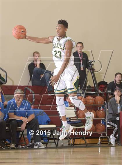 Thumbnail 1 in Damien vs. North Hollywood (MaxPreps Holiday Classic) photogallery.