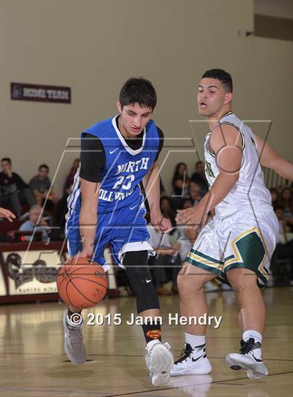 Thumbnail 1 in Damien vs. North Hollywood (MaxPreps Holiday Classic) photogallery.