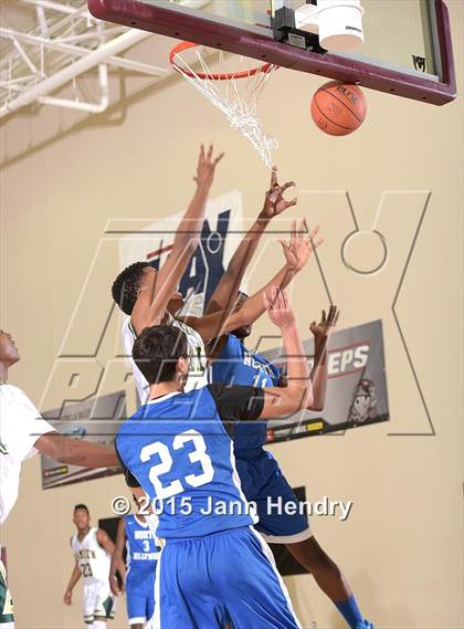 Thumbnail 2 in Damien vs. North Hollywood (MaxPreps Holiday Classic) photogallery.
