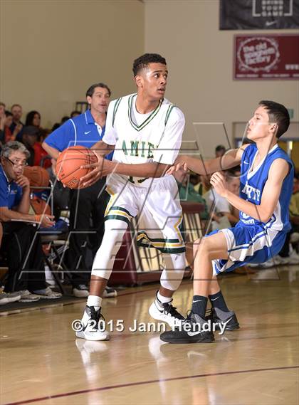 Thumbnail 1 in Damien vs. North Hollywood (MaxPreps Holiday Classic) photogallery.