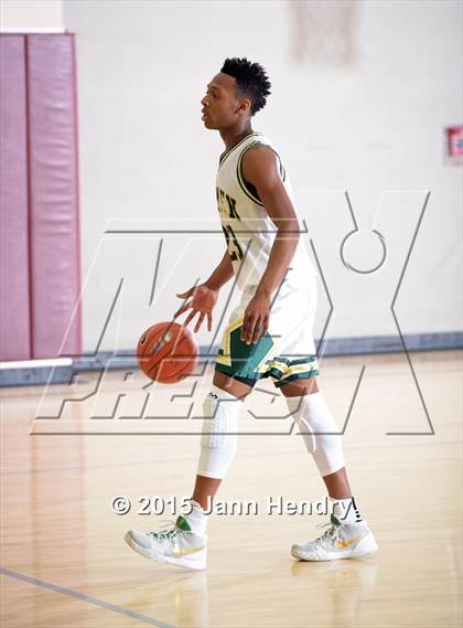 Thumbnail 2 in Damien vs. North Hollywood (MaxPreps Holiday Classic) photogallery.