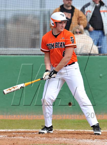 Thumbnail 2 in Tom Bean vs Howe (Farmersville Invitational) photogallery.