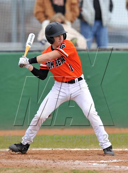 Thumbnail 2 in Tom Bean vs Howe (Farmersville Invitational) photogallery.