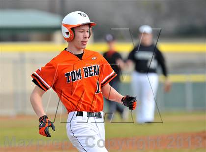 Thumbnail 1 in Tom Bean vs Howe (Farmersville Invitational) photogallery.