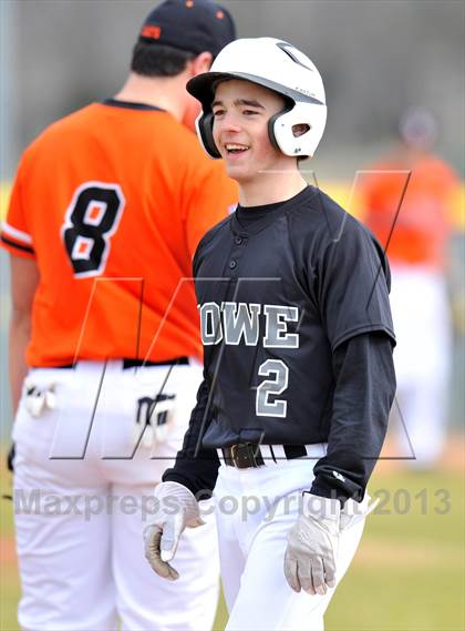 Thumbnail 2 in Tom Bean vs Howe (Farmersville Invitational) photogallery.