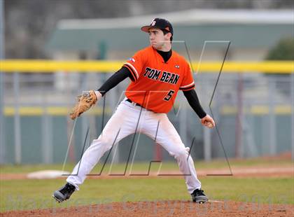 Thumbnail 1 in Tom Bean vs Howe (Farmersville Invitational) photogallery.